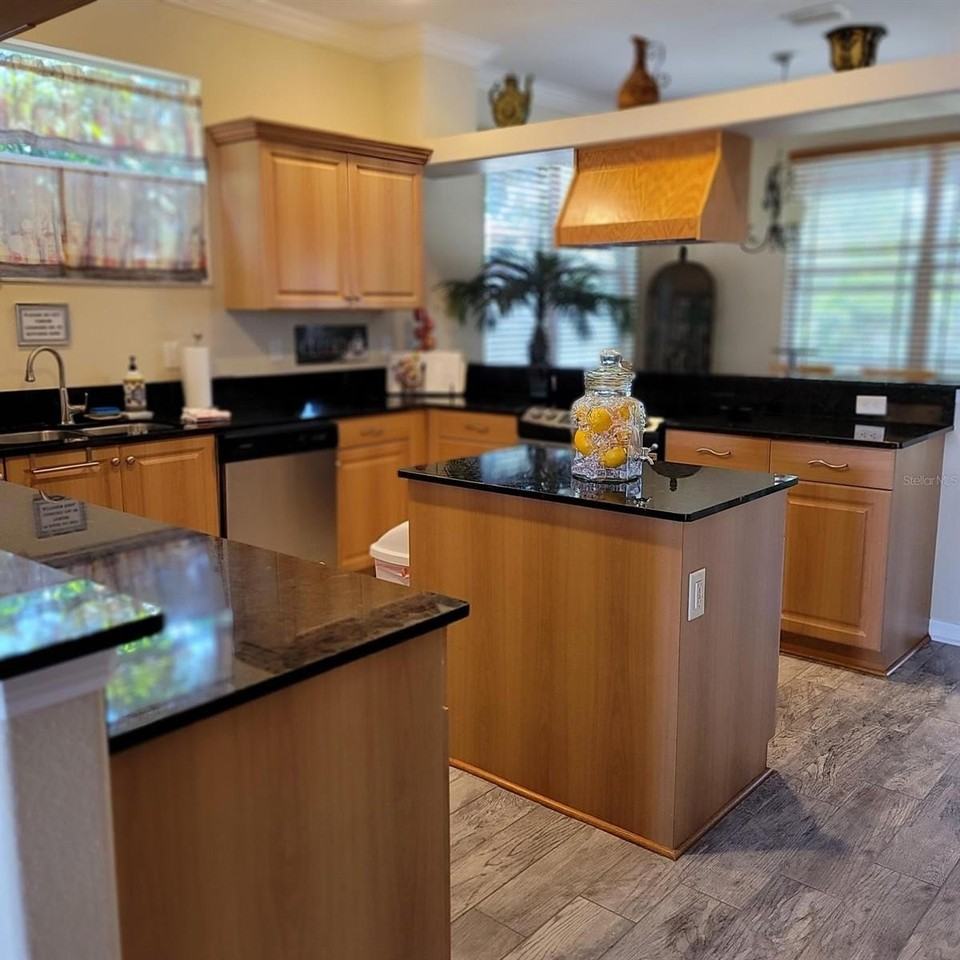 3624 Peck St - Photo 6 of 41