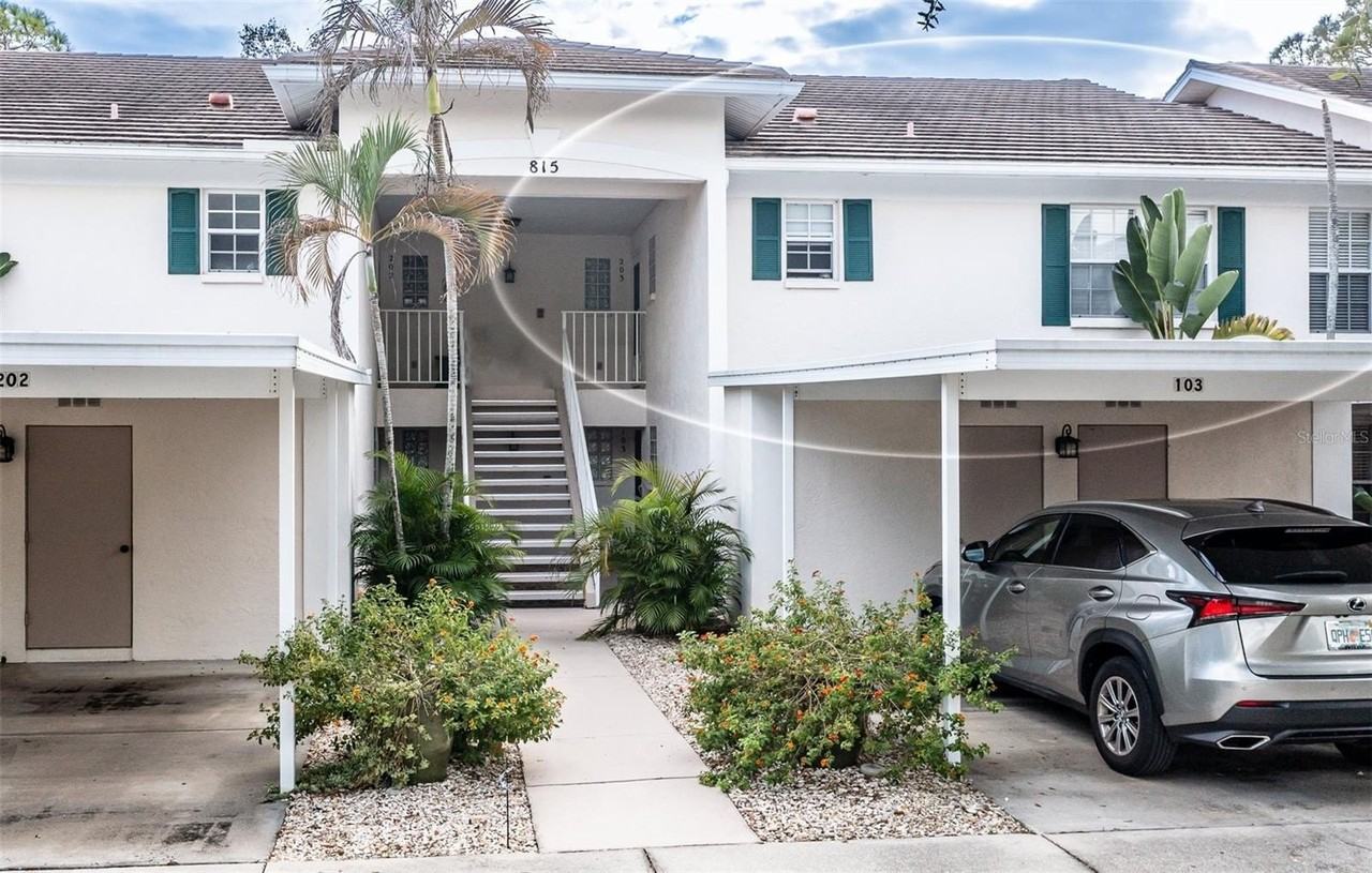 815 Montrose Dr #203 - Photo 3 of 22