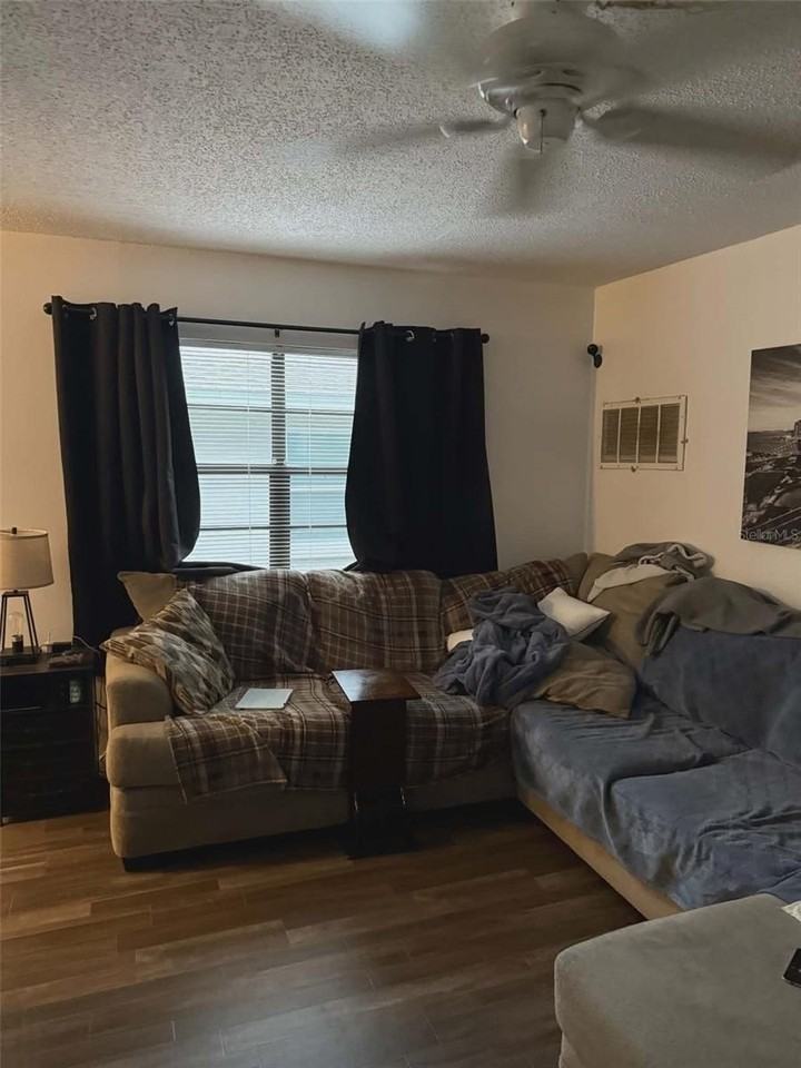 3947 Liberty Ave - Photo 6 of 9