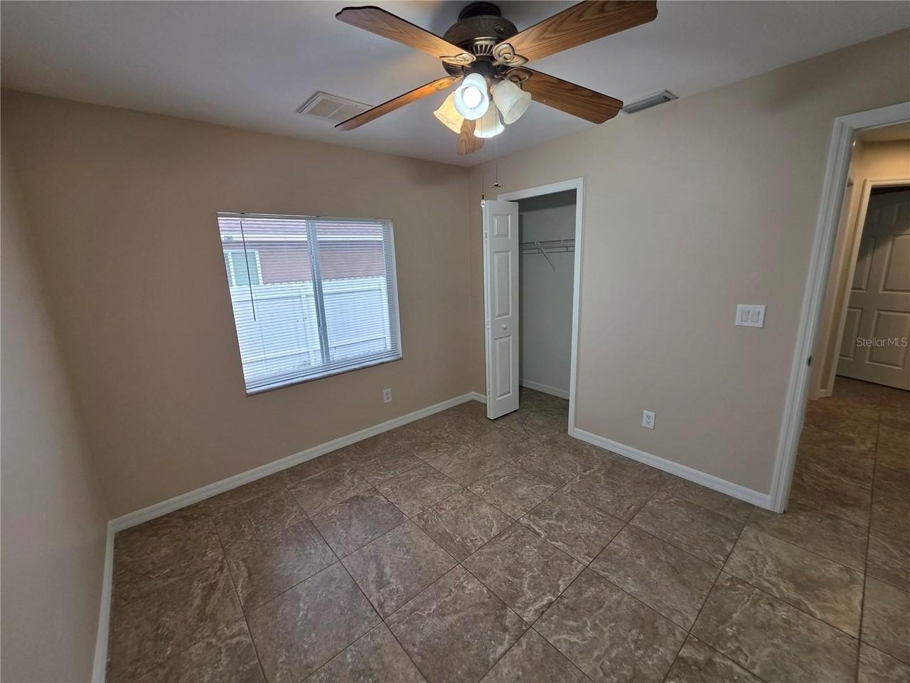 1644 Dawnview St - Photo 6 of 35