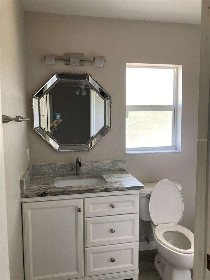 1090 Nomad Rd - Photo 5 of 13