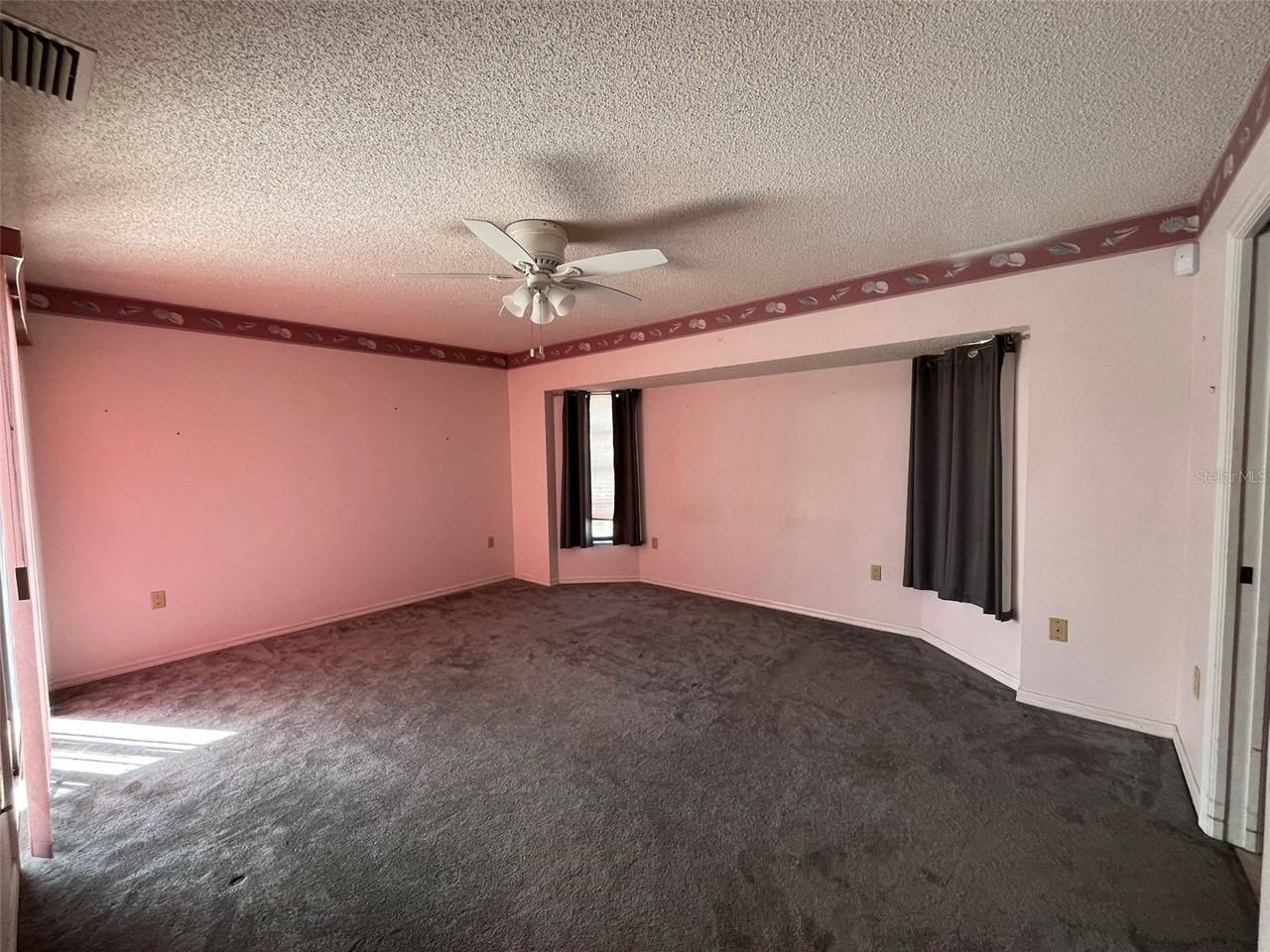 1111 Brown St - Photo 7 of 17