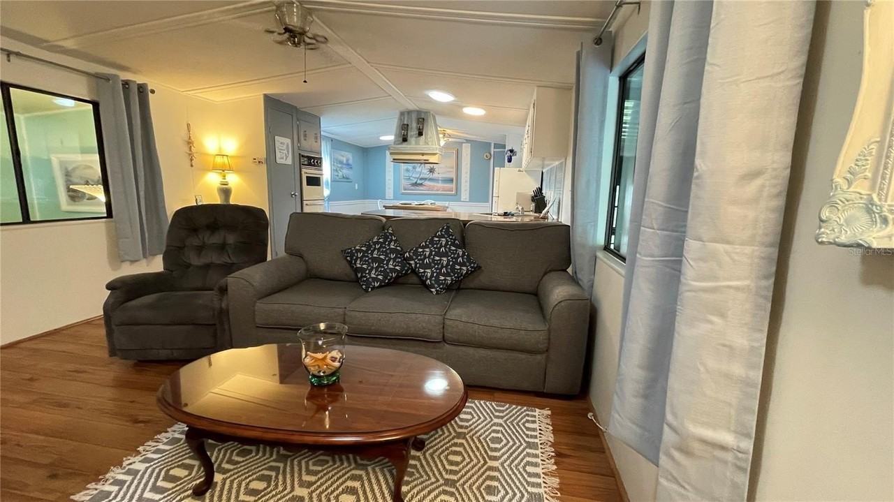 1214 Dustin Dr - Photo 6 of 38