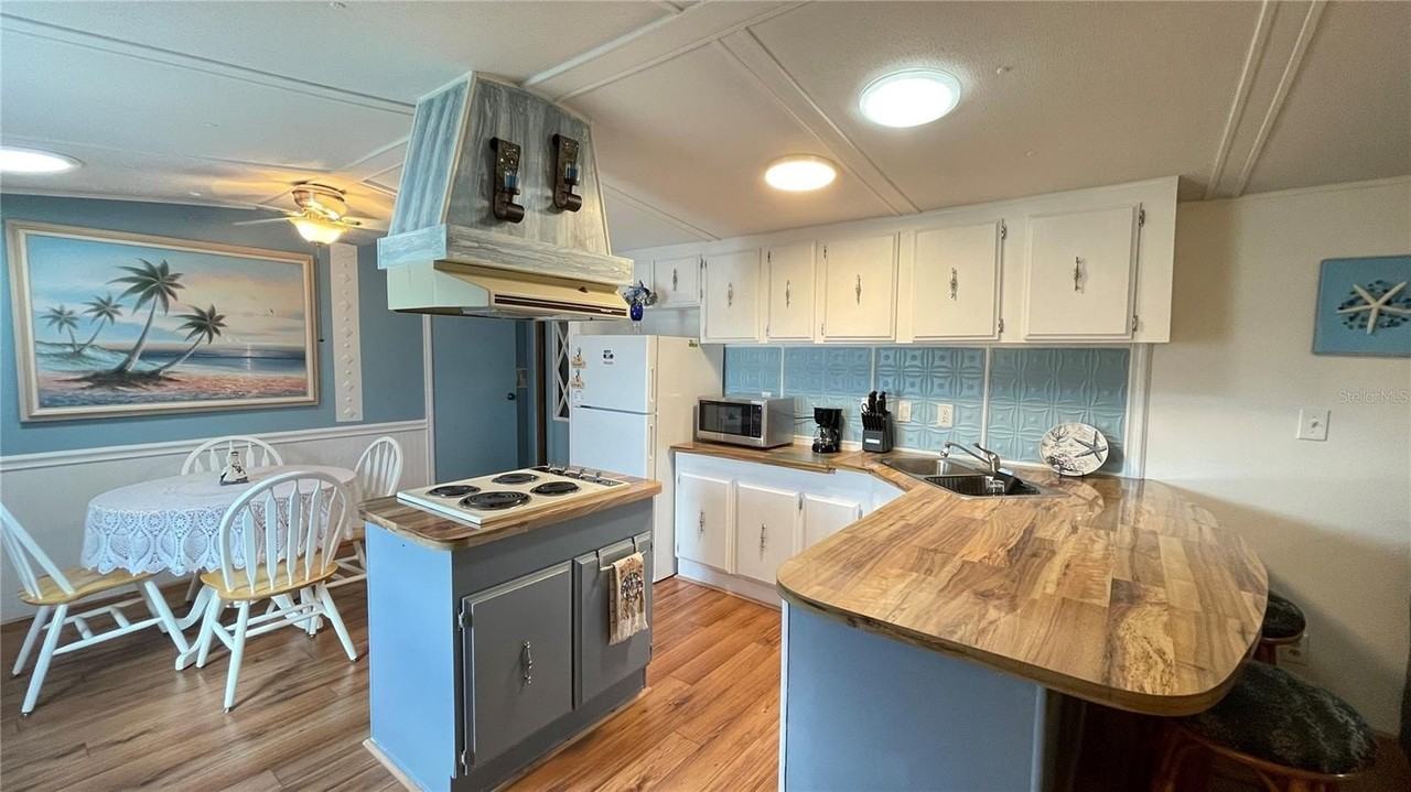 1214 Dustin Dr - Photo 3 of 33