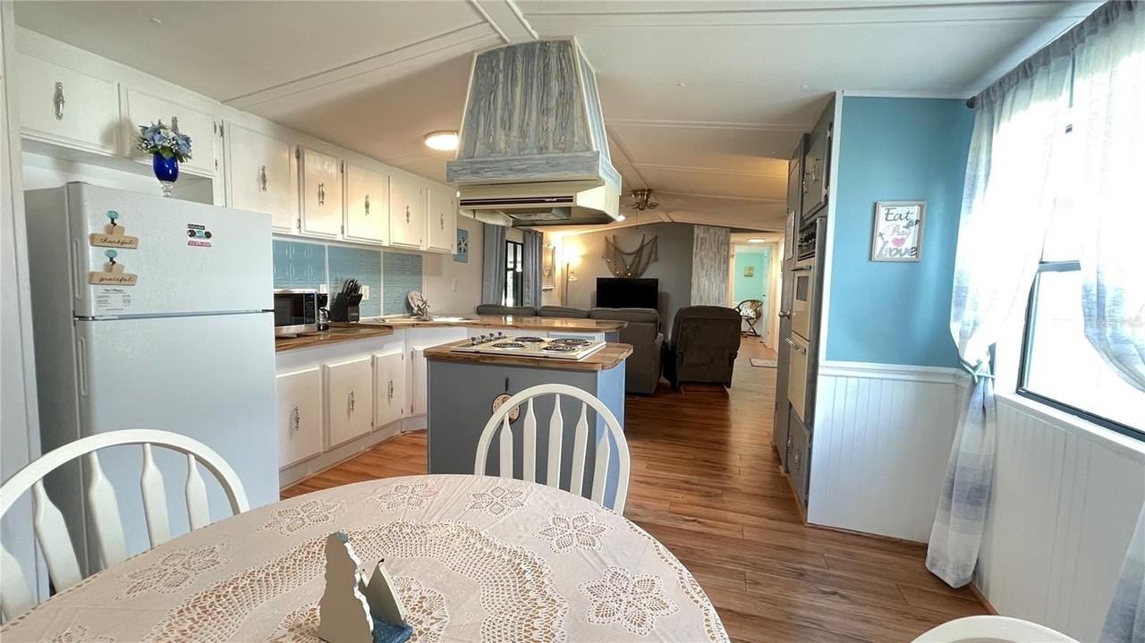 1214 Dustin Dr - Photo 5 of 33