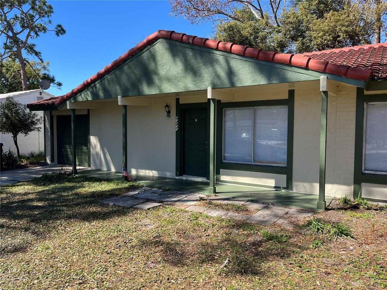 10108 Bluff Ct - Photo 2 of 19