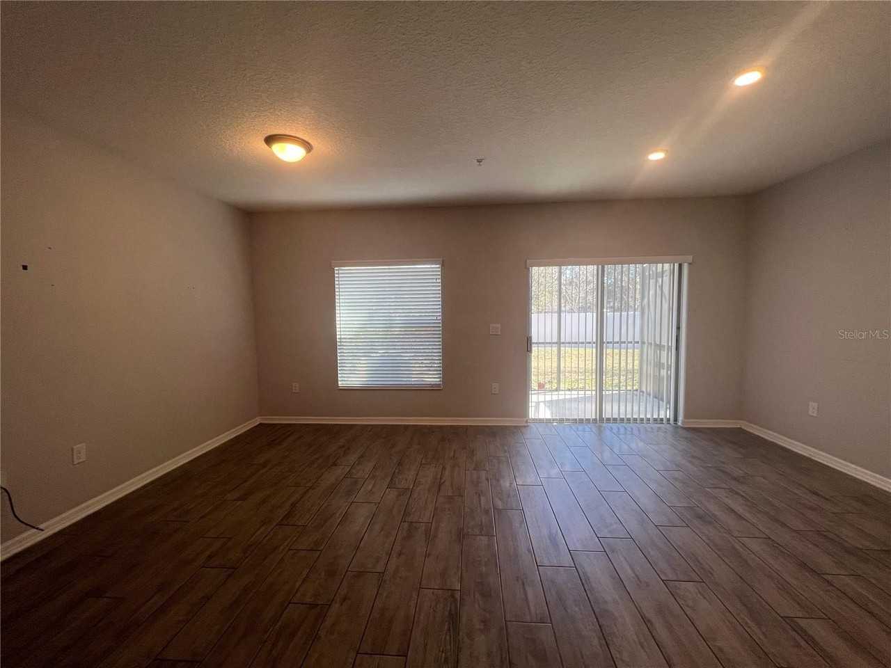 104 Cedar Bark Ln - Photo 3 of 20