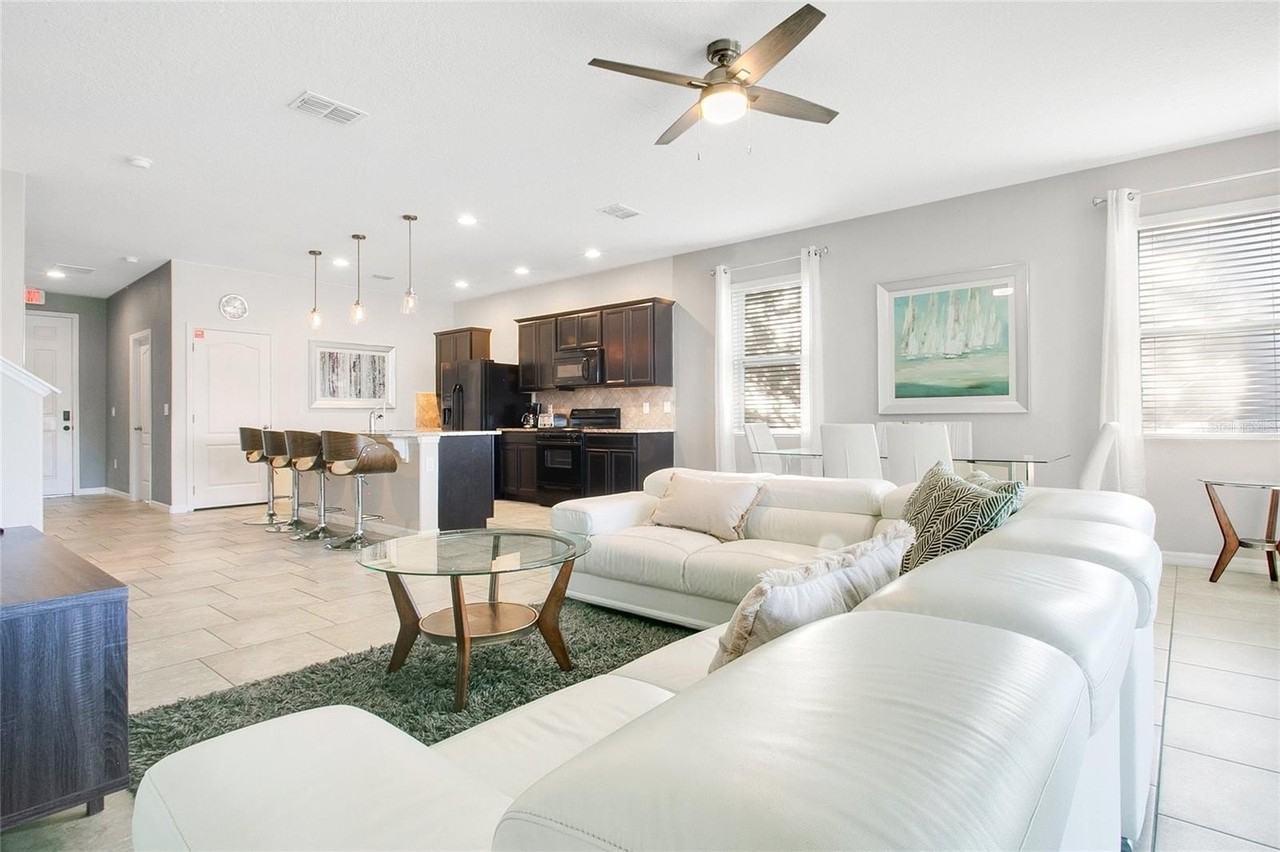 4715 Terrasonesta Dr - Photo 4 of 50