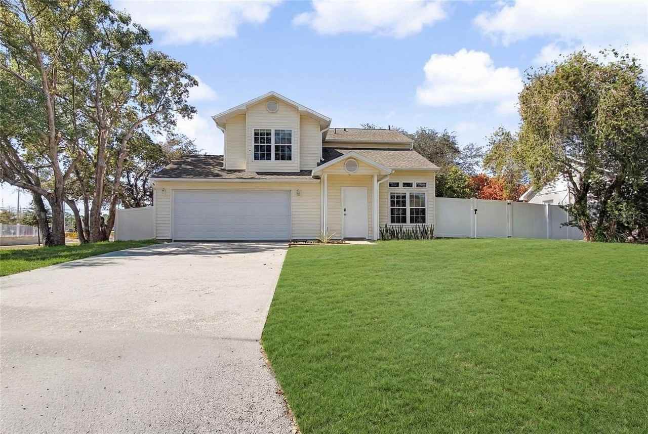 11462 Commercial St - Photo 3 of 36