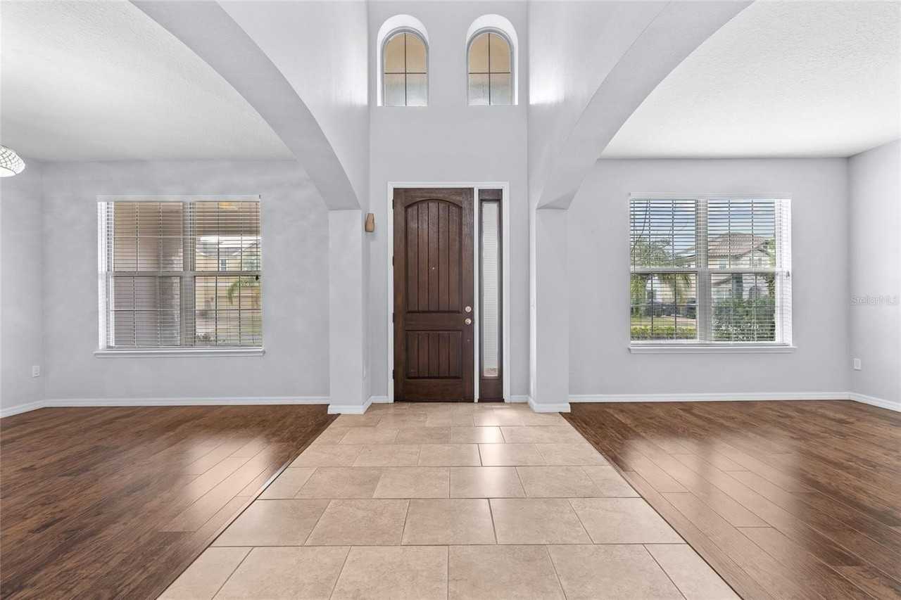 14903 Fells Ln - Photo 2 of 41