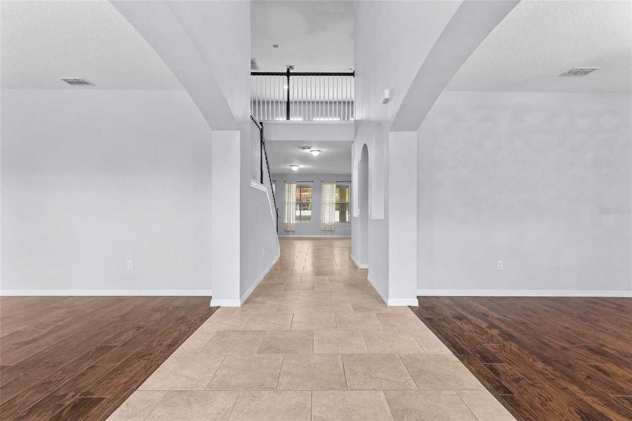 14903 Fells Ln - Photo 7 of 41