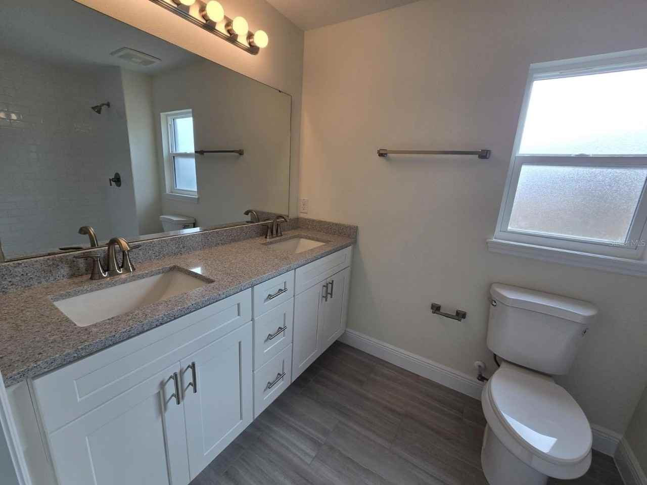 560 Sumner Ave - Photo 5 of 13