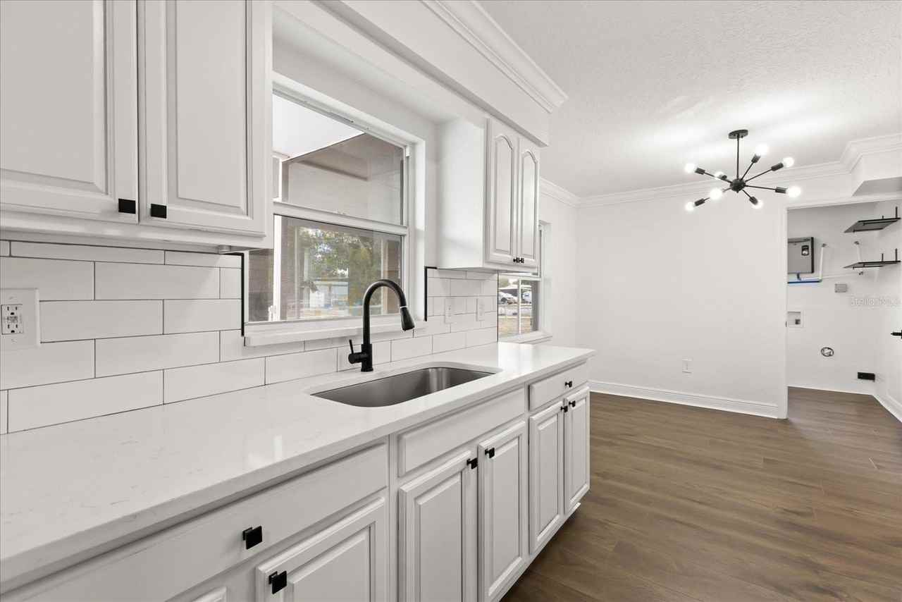 1514 Lady Ave - Photo 6 of 17