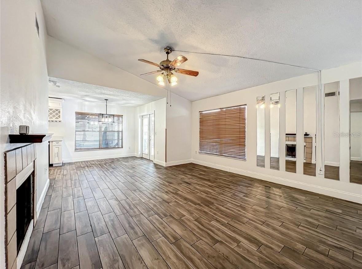 1339 Bramblewood Dr - Photo 3 of 15