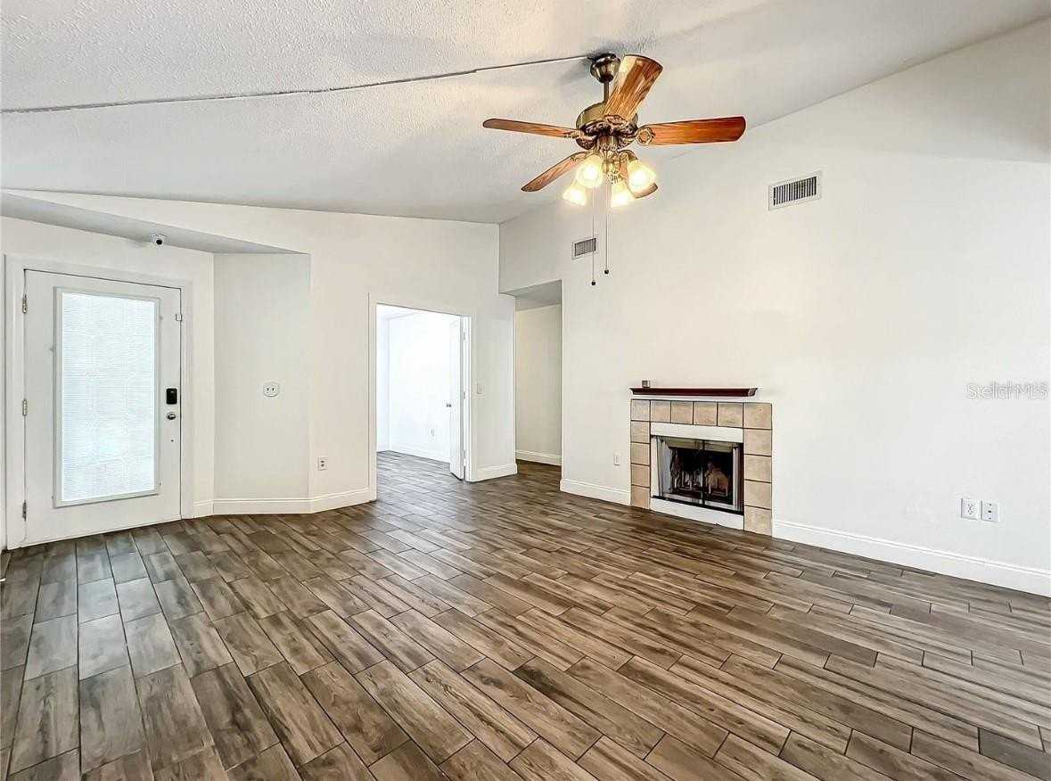 1339 Bramblewood Dr - Photo 5 of 15