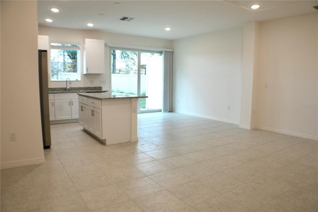 4378 Sailplane Ct - Photo 5 of 40