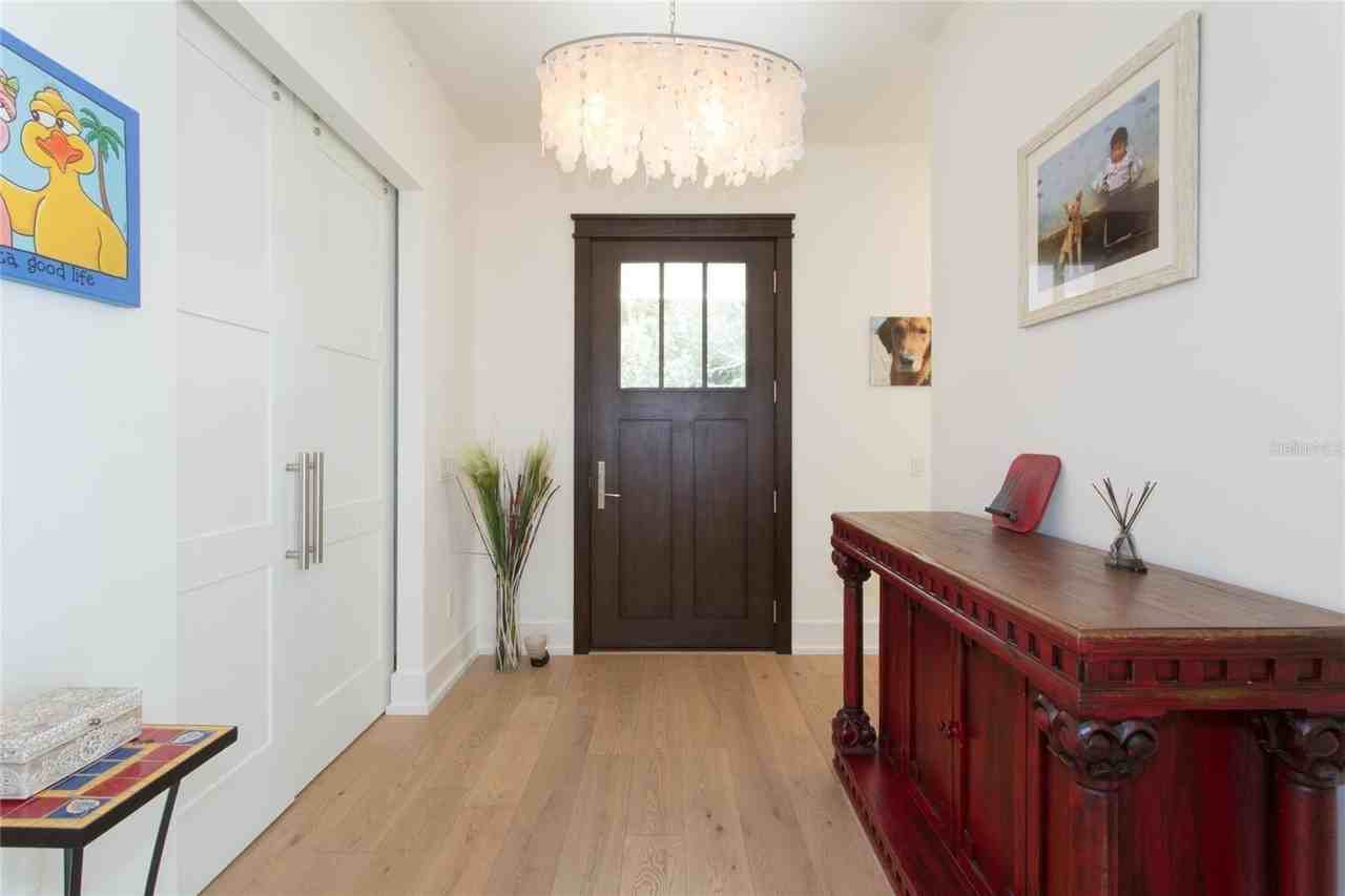 335 16th Ave Ne - Photo 5 of 35