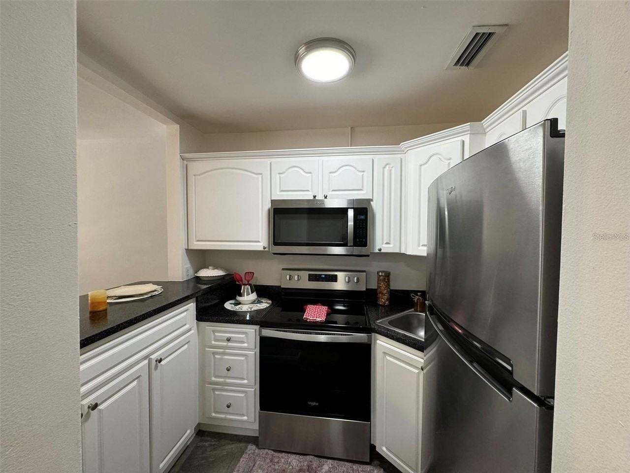 1257 Drew St #14 - Photo 5 of 13