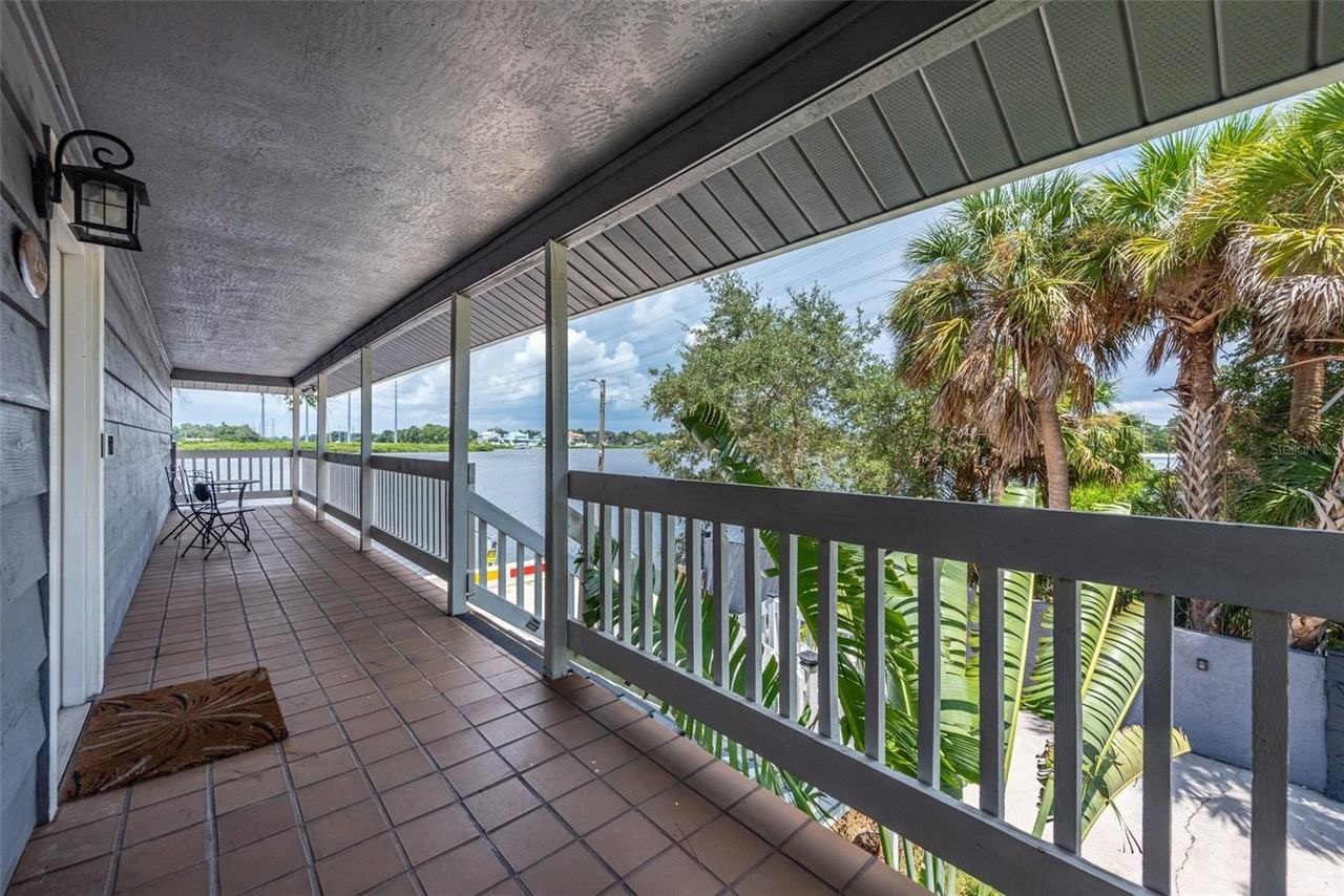 9901 Bay Dr - Photo 2 of 50