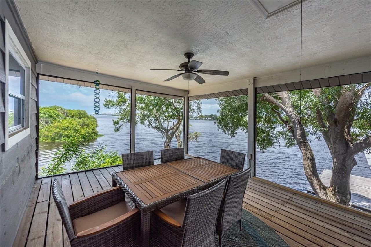 9901 Bay Dr - Photo 6 of 50