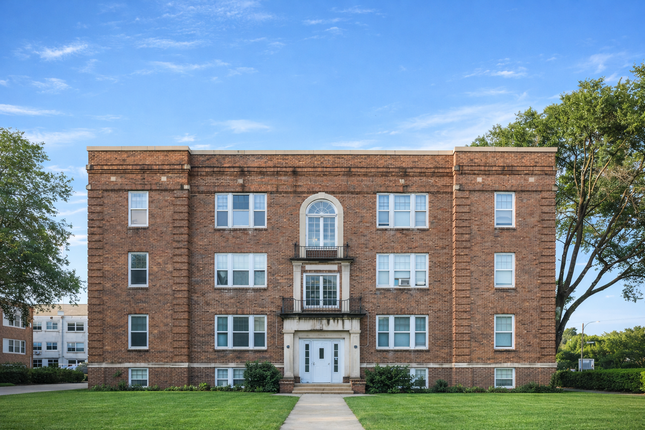 XL Classic Studio and One Bedrooms Available for Sept 1St - Photo 2 of 46