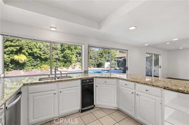 3950 Daguerre Ave - Photo 7 of 8