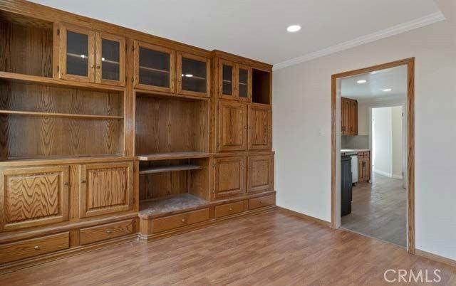 911 N Pass Ave - Photo 4 of 8