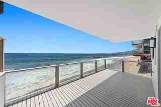 25218 Malibu Rd - Photo 2 of 8