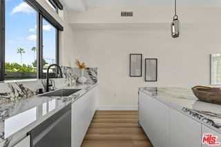 1318 1/2 N Vista St - Photo 3 of 8