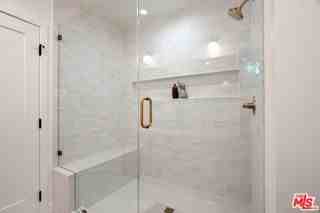 2565 Veteran Ave - Photo 5 of 8