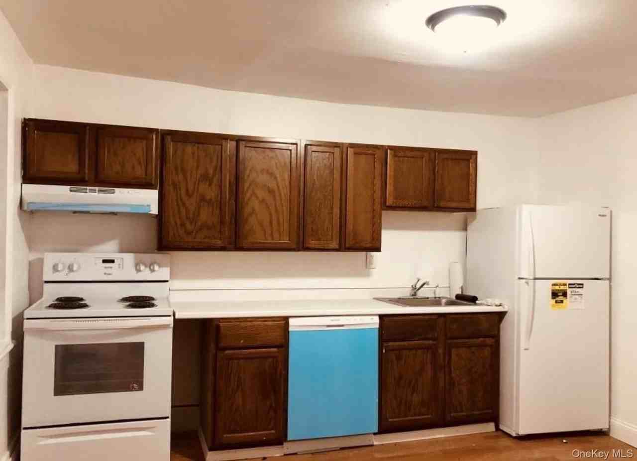 9 Kelly Hill Rd Apt 2 - Photo 2 of 6