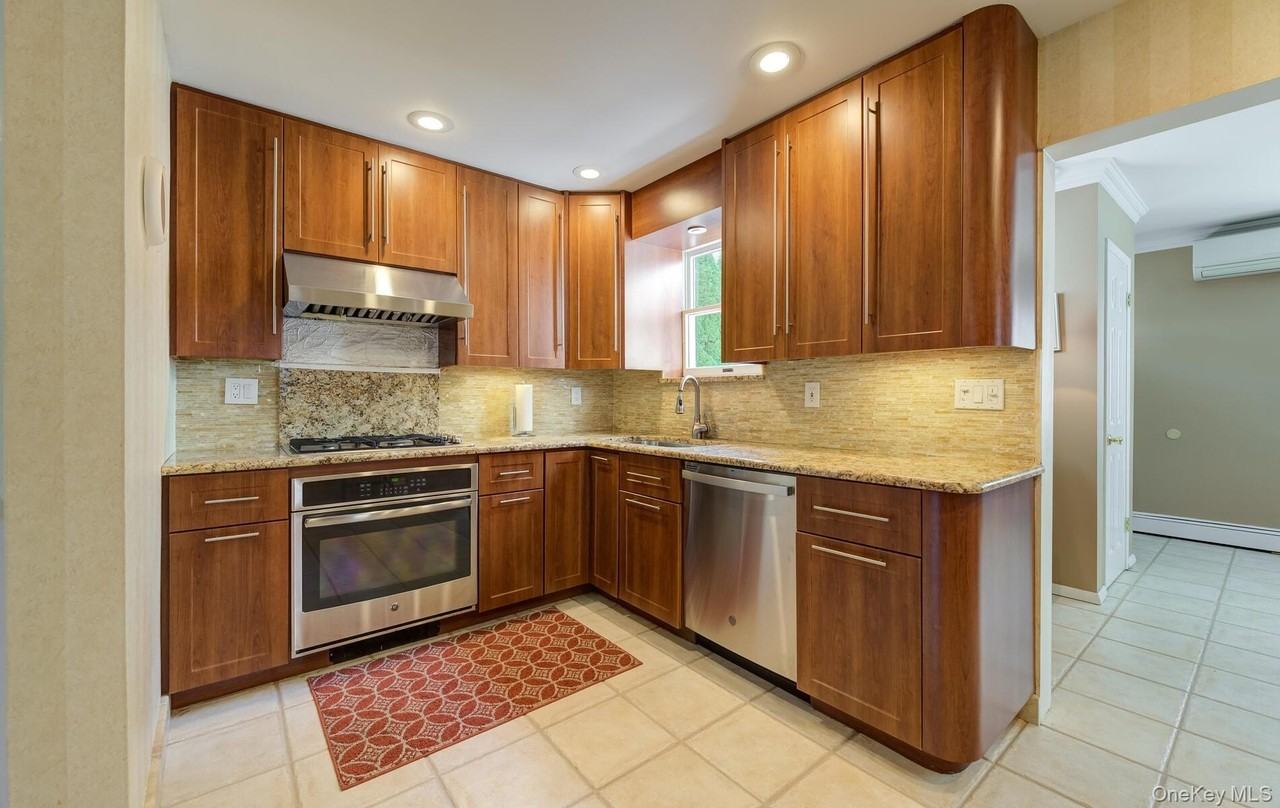 74 Mulberry Ave - Photo 7 of 20