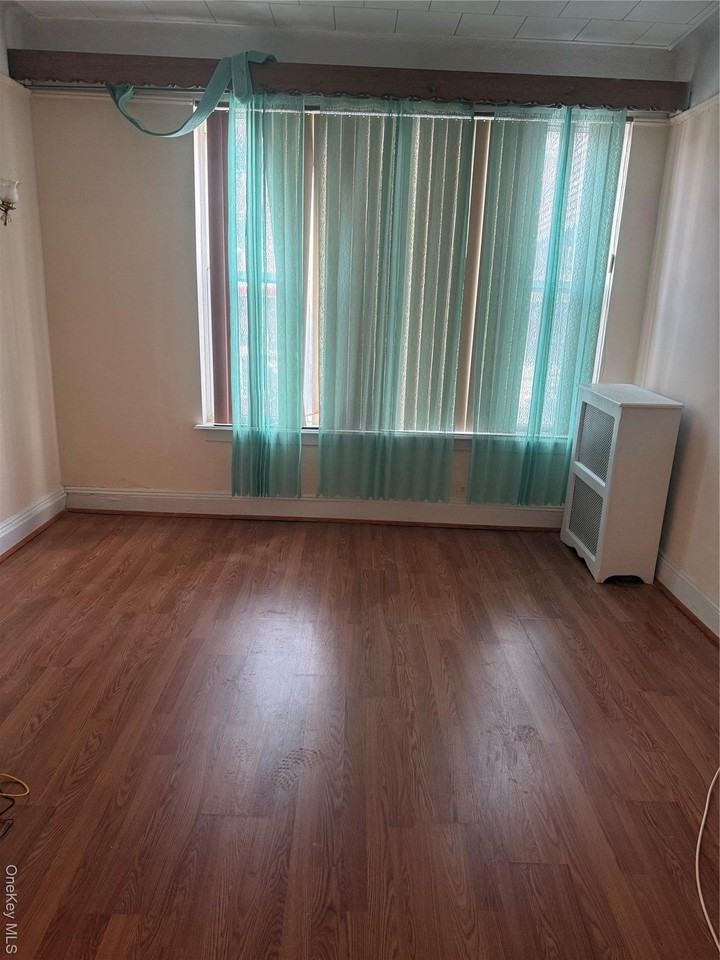 2432 23rd St Unit 1floor - Photo 5 of 9