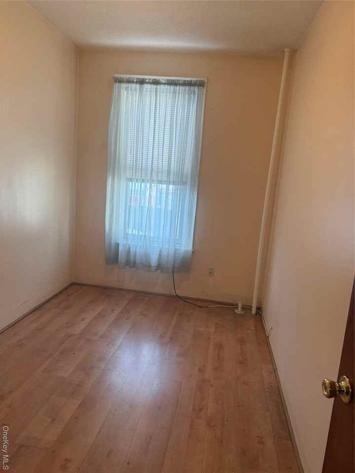 2432 23rd St Unit 1floor - Photo 7 of 9