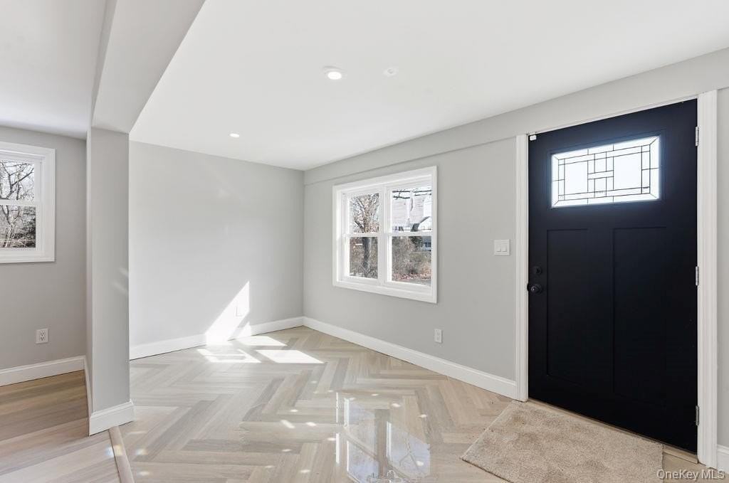 452 Montauk Hwy - Photo 3 of 17