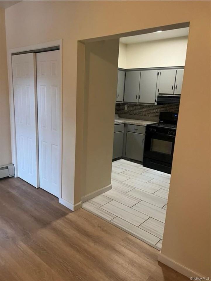 360 N Broadway - Photo 2 of 7