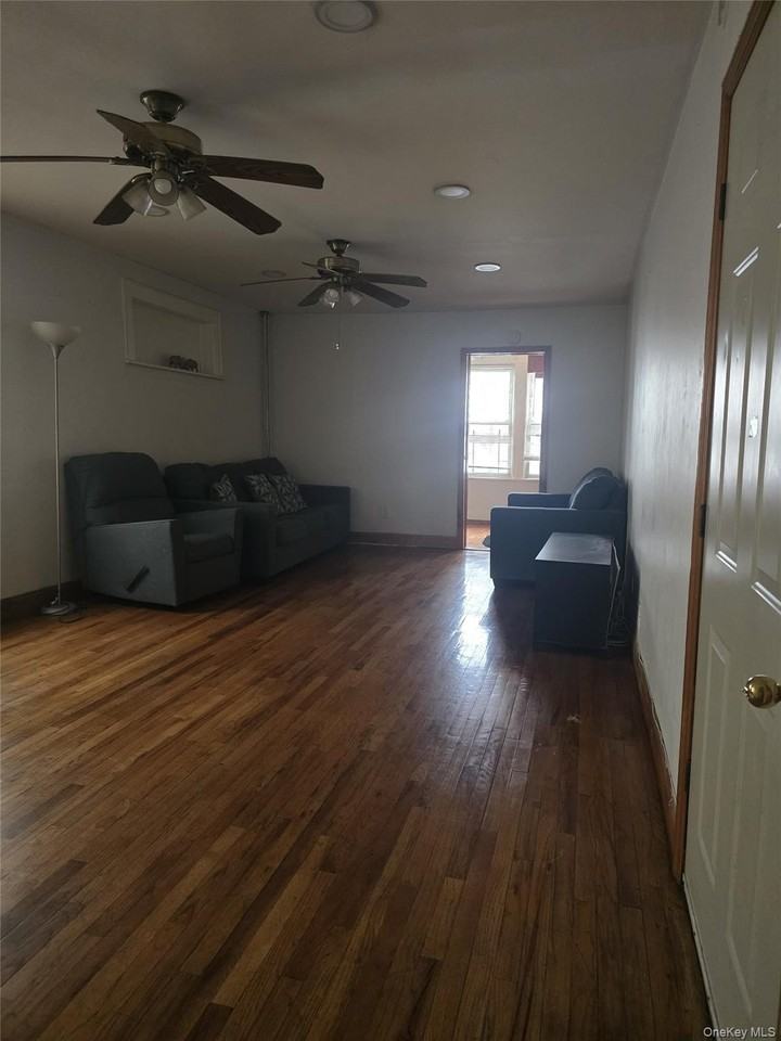 9418 130th St - Photo 2 of 9