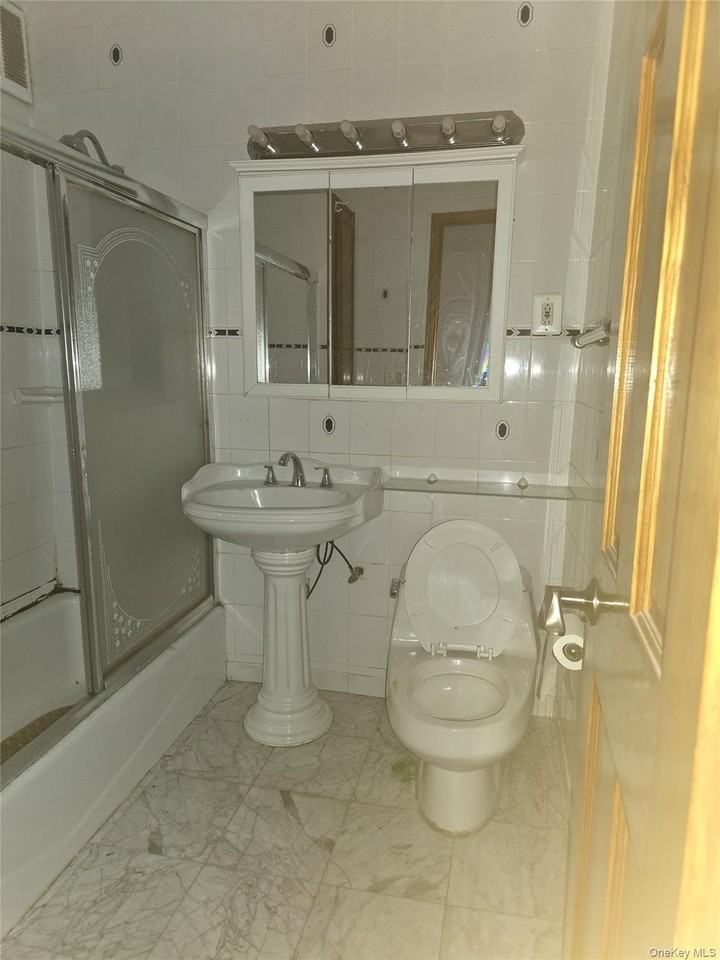 9418 130th St - Photo 3 of 9