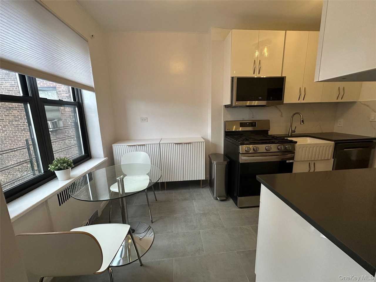 9876 Queens Blvd Apt 3a - Photo 4 of 36