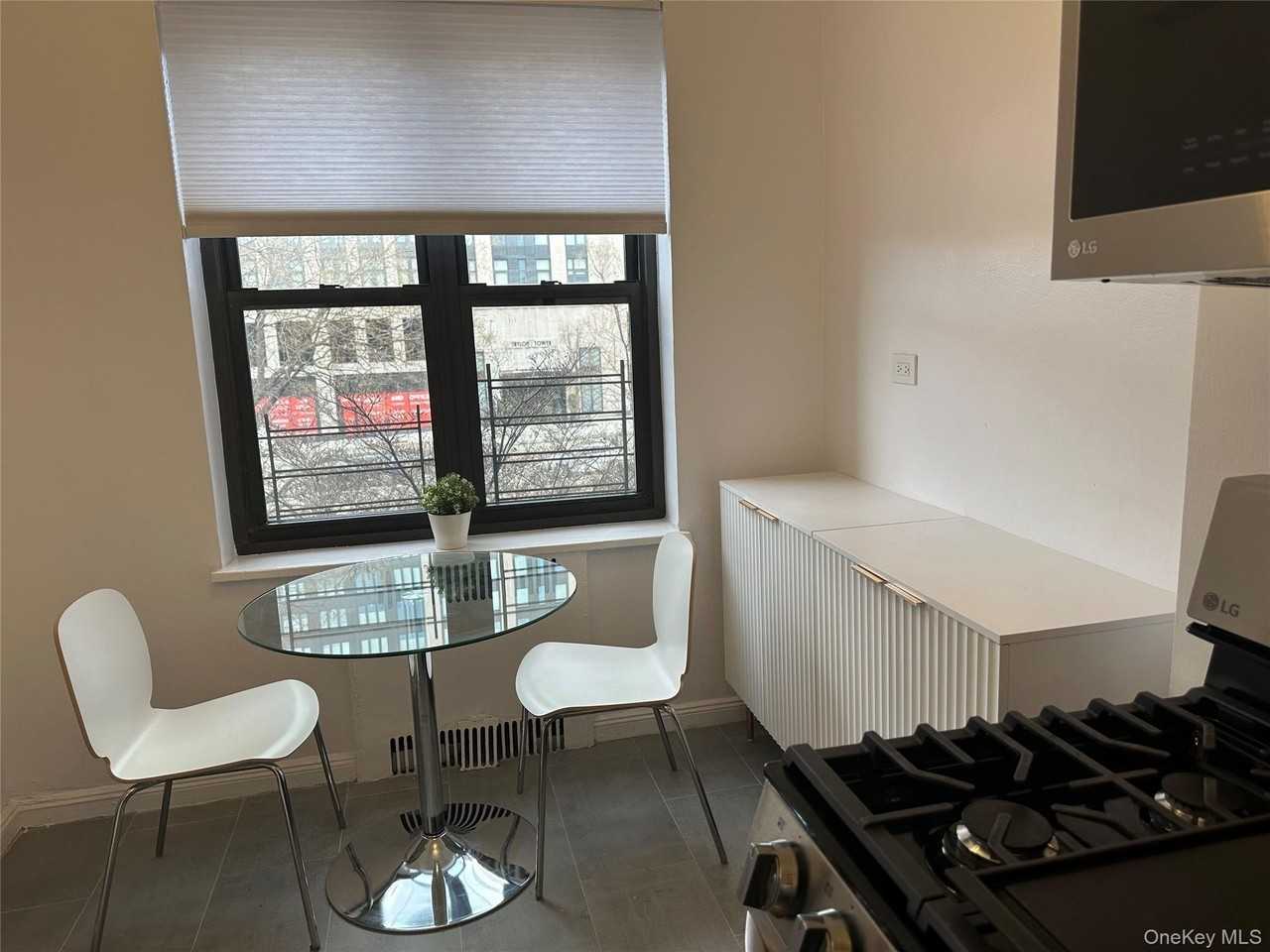 9876 Queens Blvd Apt 3a - Photo 5 of 36