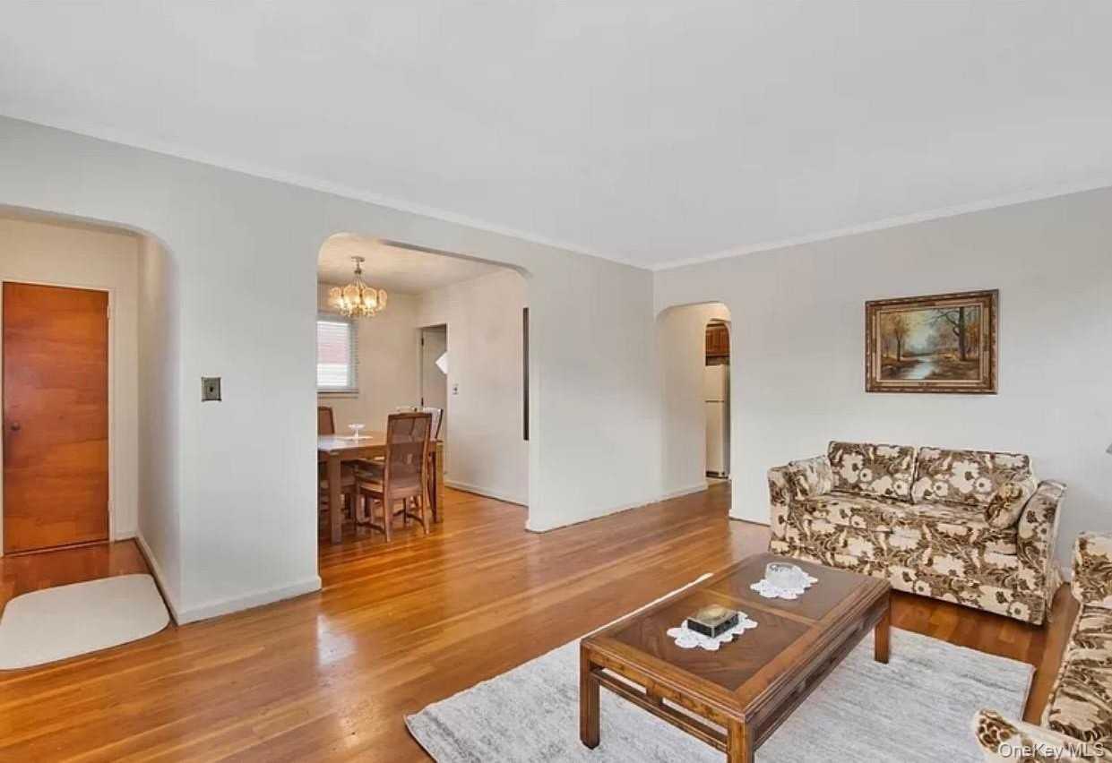 25511 87th Ave - Photo 2 of 5