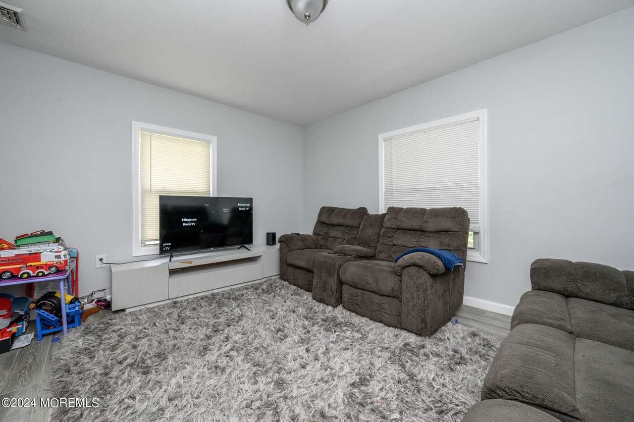 405 Main St Unit 2 #2 - Photo 5 of 24