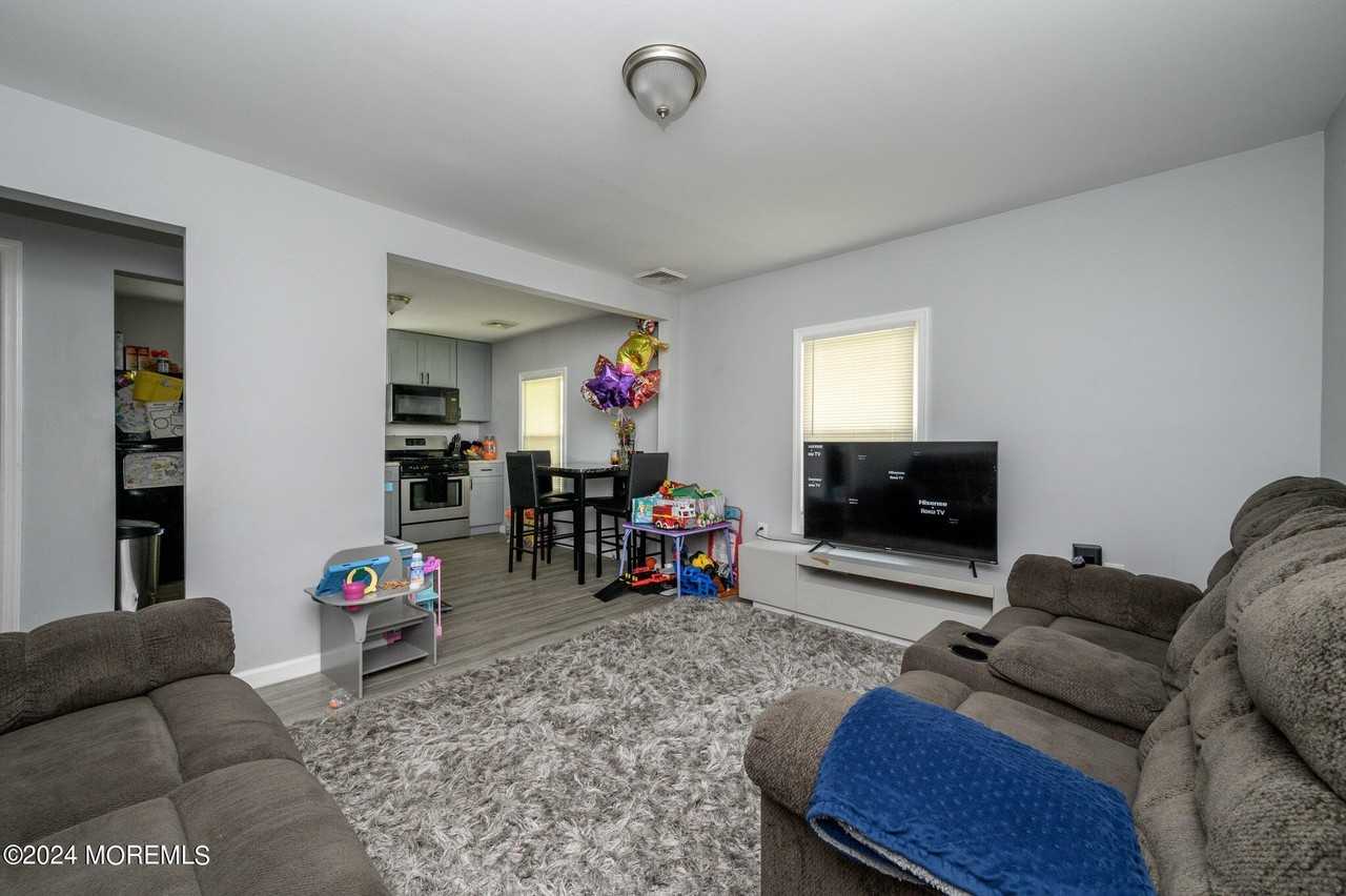 405 Main St Unit 2 #2 - Photo 7 of 24