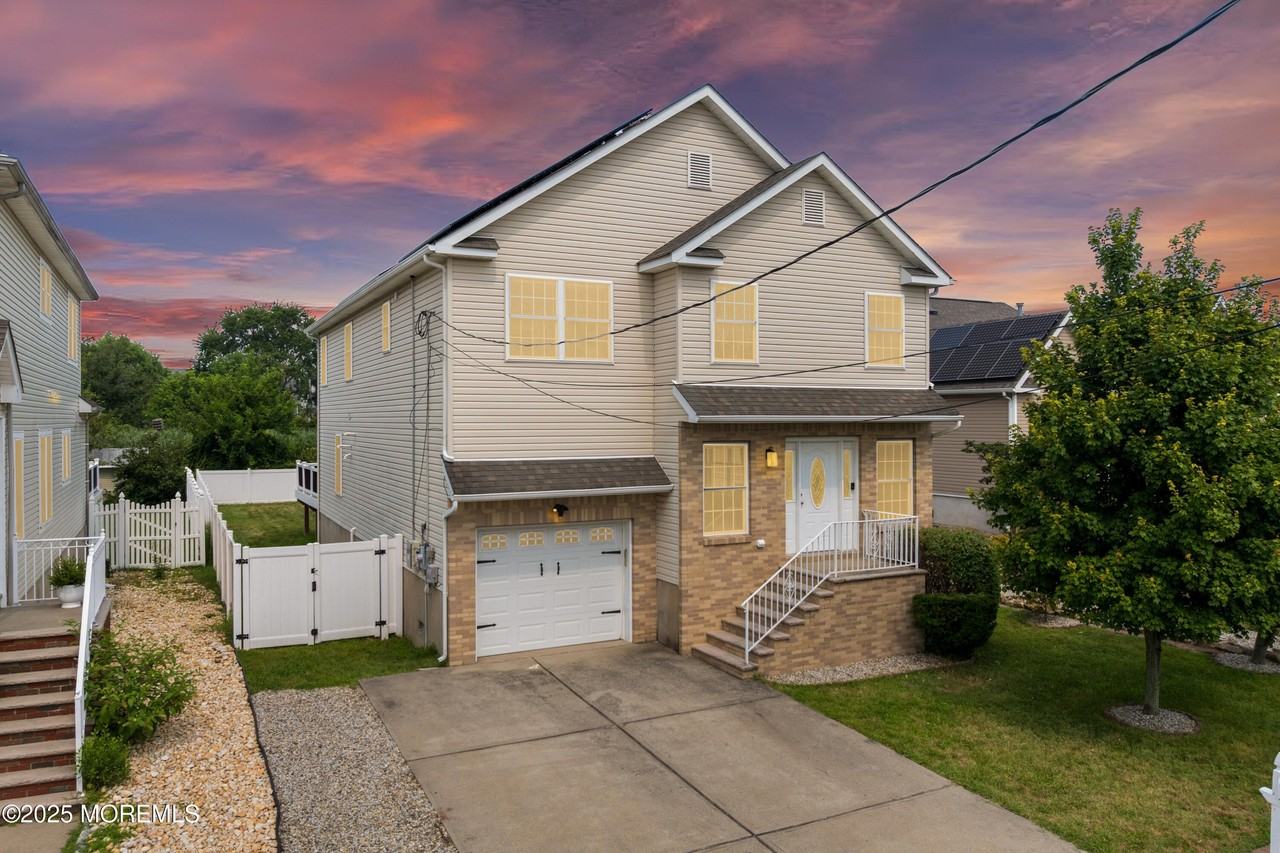 36 Main St - Photo 2 of 34