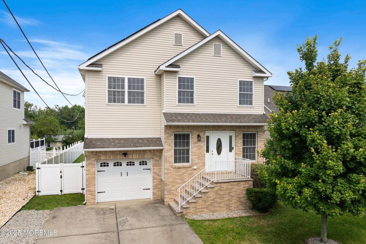 36 Main St - Photo 3 of 34