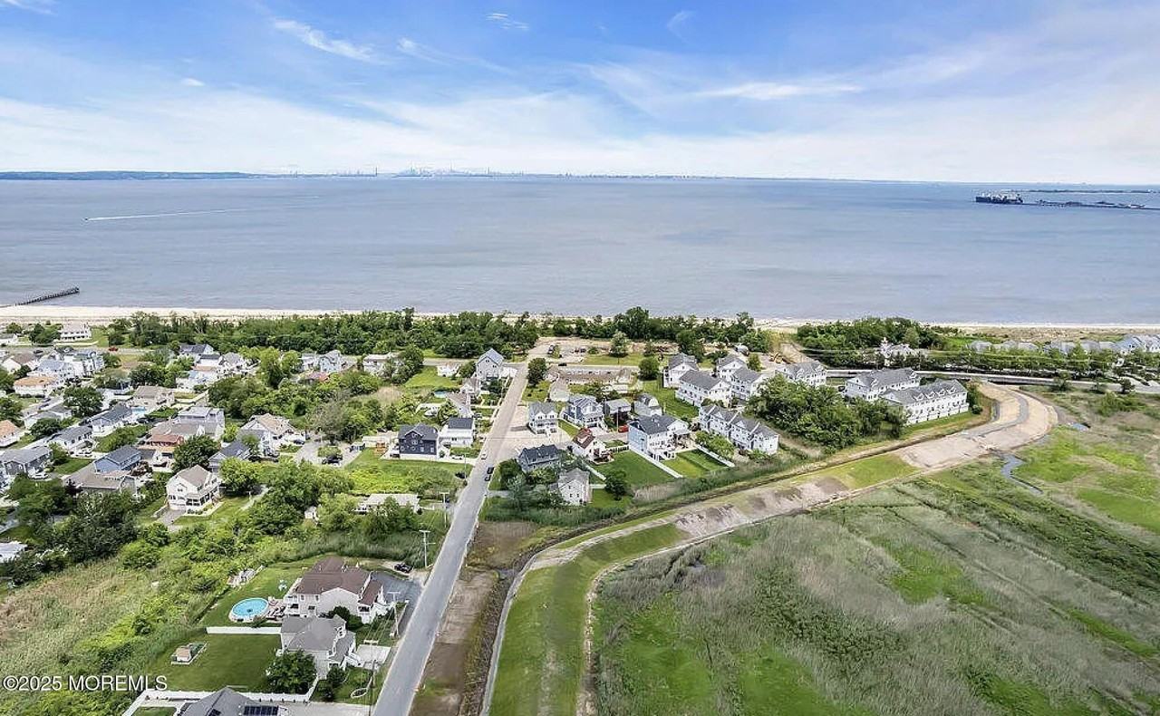 36 Main St - Photo 6 of 34