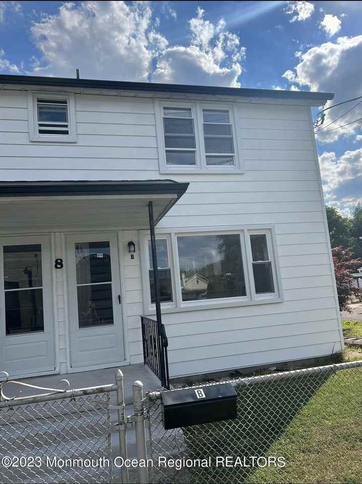 8 Washington Ave Unit B - Photo 2 of 16