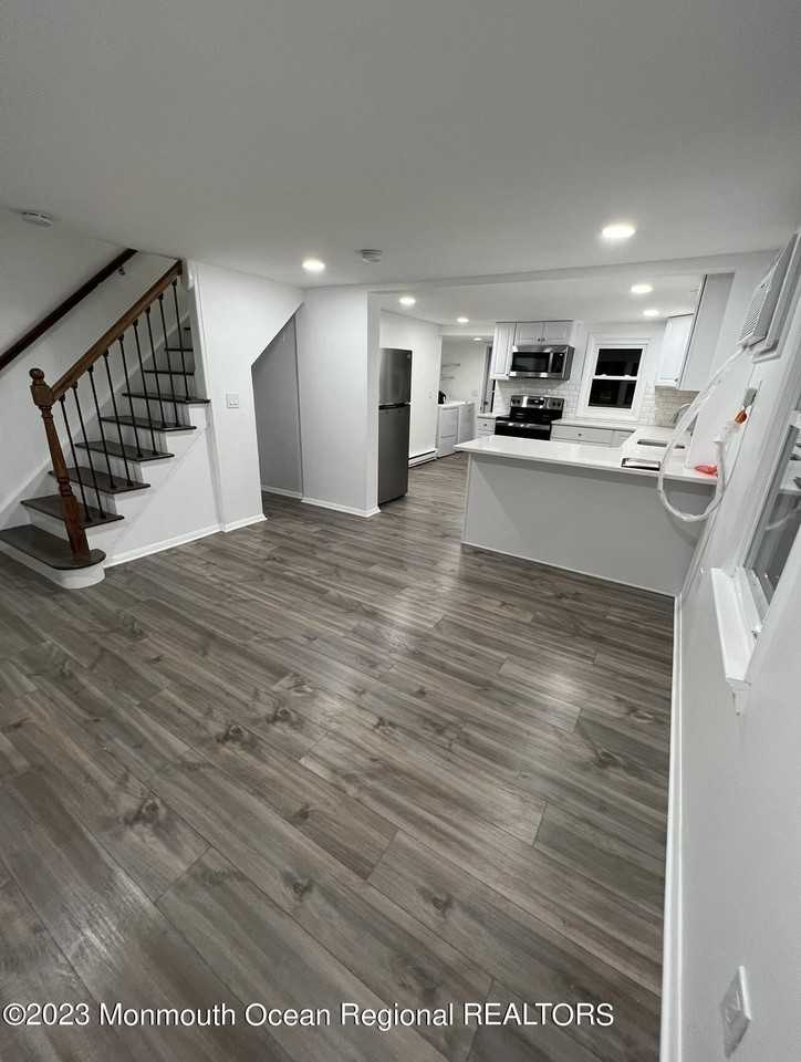 8 Washington Ave Unit B - Photo 6 of 16