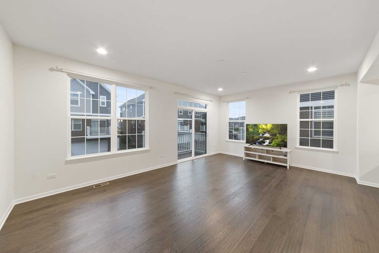 4431 Monroe Ct - Photo 4 of 13