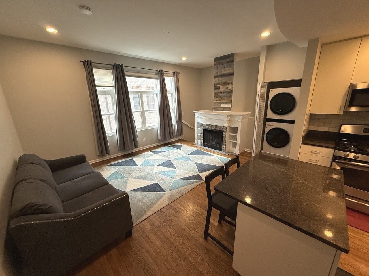 2318 W Bloomingdale Ave Apt B - Photo 7 of 11